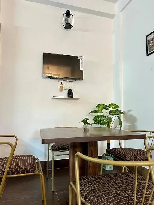 アパート Egarden Dharma Yog 2Bhk Suite With Balcony バラナシ