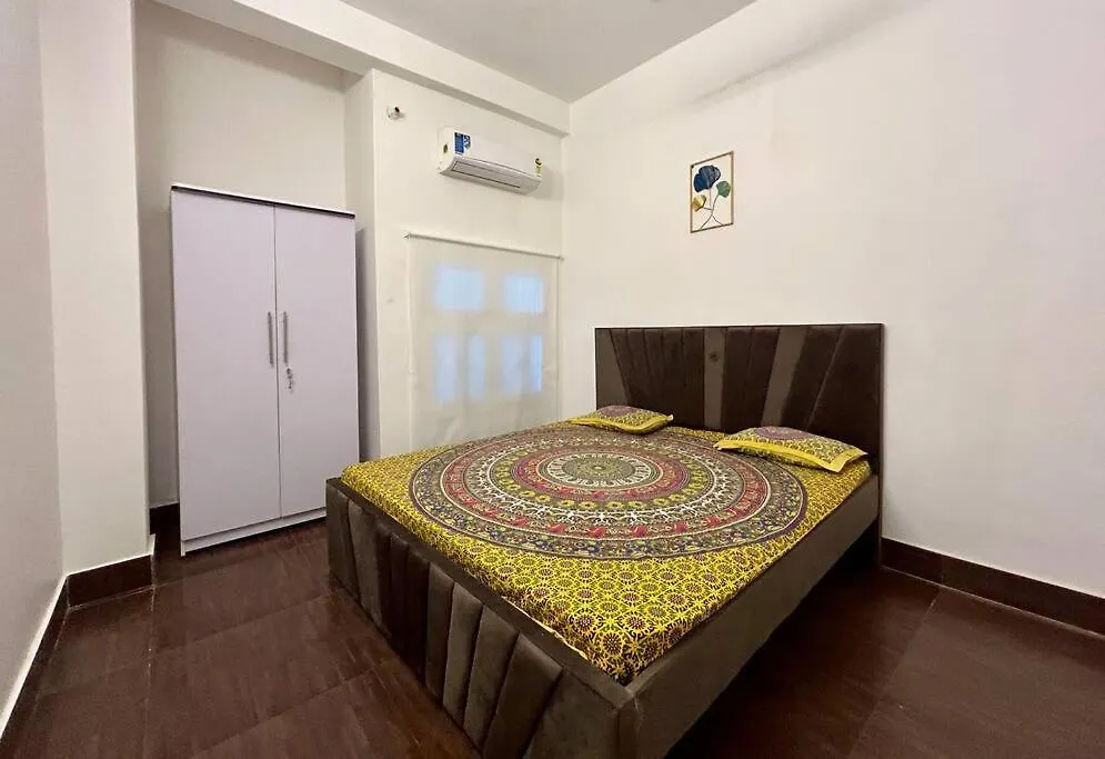 アパート Egarden Dharma Yog 2Bhk Suite With Balcony バラナシ