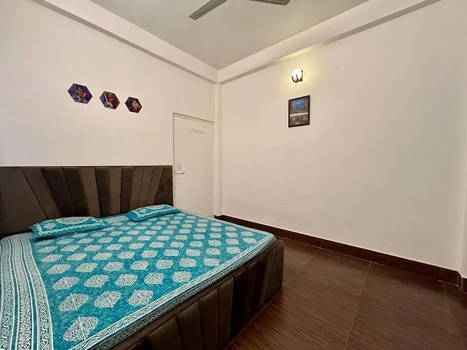 Egarden Dharma Yog 2Bhk Suite With Balcony Varanasi Lägenhet